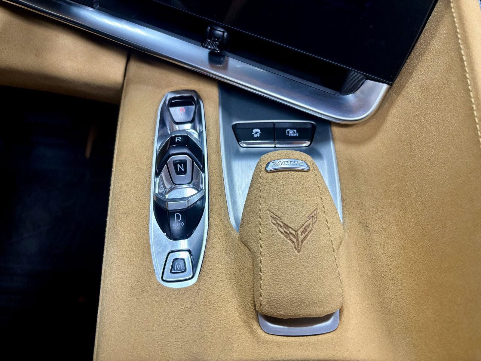 Used 2024 Chevrolet Corvette Stingray Premium Cpe w/ Z51 Performance Package RWD image 32