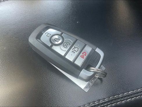 Certified 2021 Ford Explorer XLT w/ Equipment Group 202A image 11