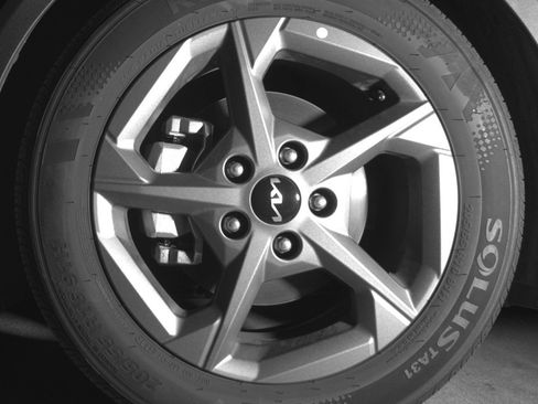 Used 2025 Kia K4 LXS image 12