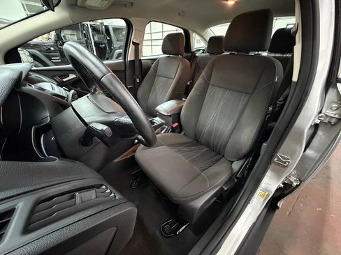 Used 2016 Ford Focus SE w/ SE Cold Weather Package FWD image 12