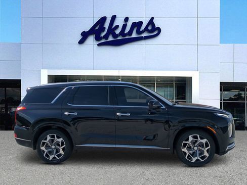 Used 2022 Hyundai Palisade Calligraphy w/ Winter Package FWD image 1