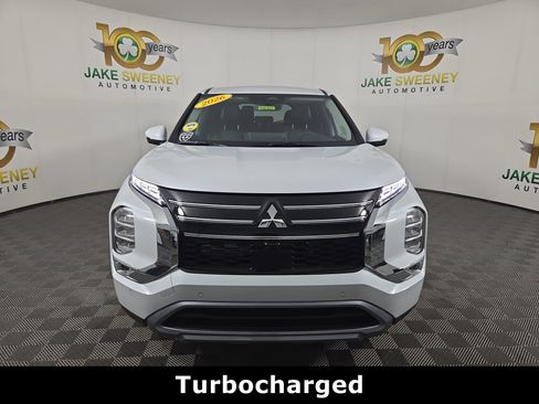 New 2026 Mitsubishi Outlander SE image 2