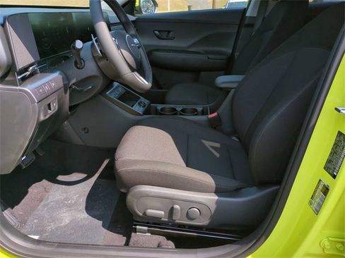 Certified 2024 Hyundai Kona SEL w/ Convenience Package image 18