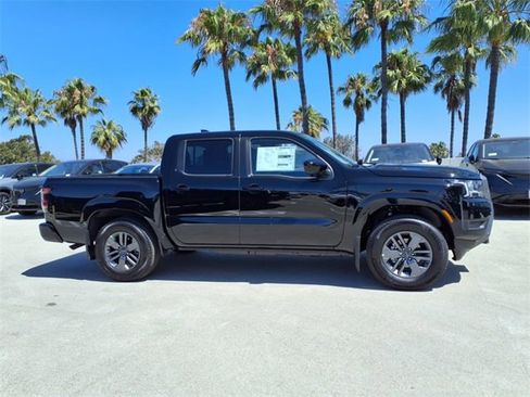 New 2025 Nissan Frontier SV w/ Tow Package image 4