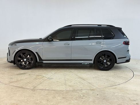 Used 2025 BMW X7 M60i AWD/4WD image 2