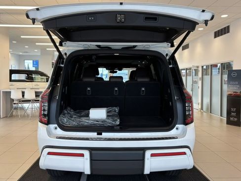 New 2026 Nissan Armada Platinum AWD/4WD image 9