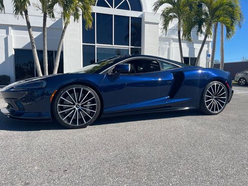 Used 2020 McLaren GT image 3