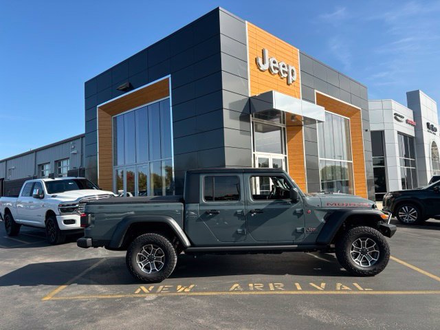 Used 2025 Jeep Gladiator Mojave w/ Convenience Group AWD/4WD image 1