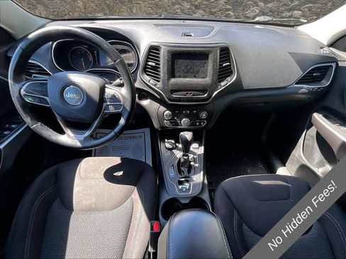 Used 2019 Jeep Cherokee Latitude w/ Cold Weather Group AWD/4WD image 12