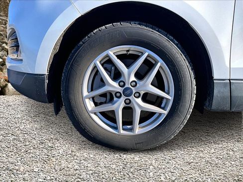 Used 2022 Ford Edge SEL w/ Convenience Package image 8