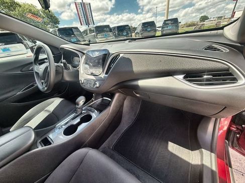 Used 2024 Chevrolet Malibu LT FWD image 28