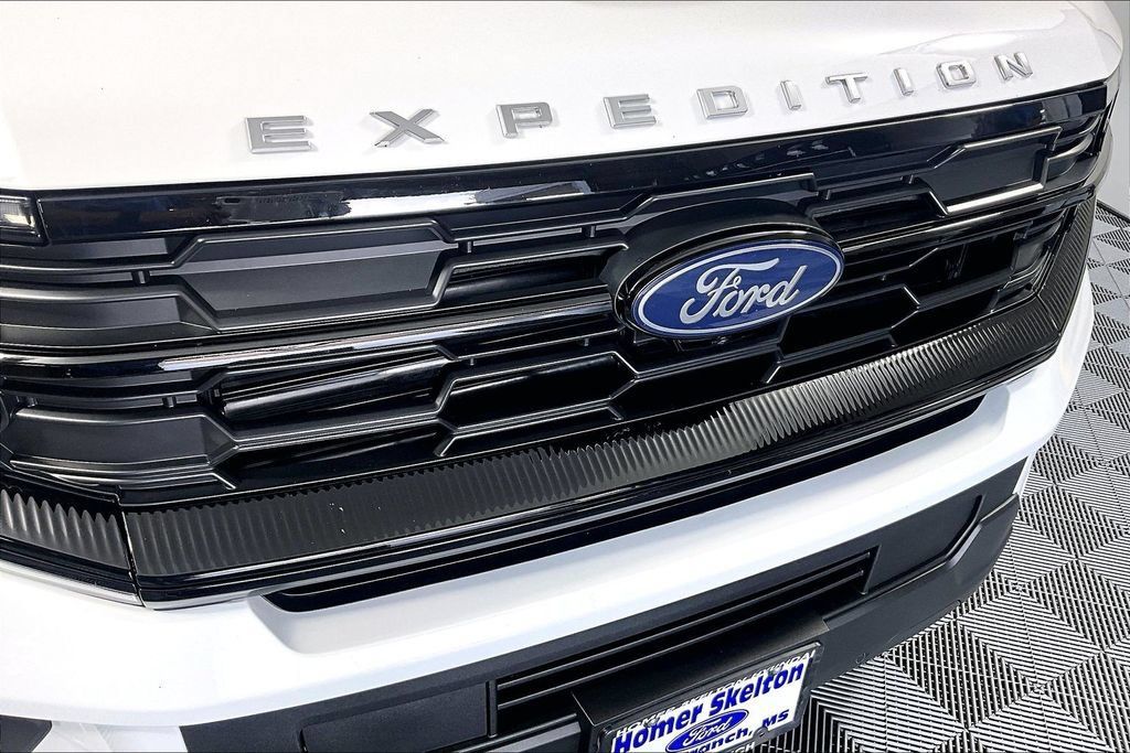 Used 2025 Ford Expedition Active AWD/4WD image 31