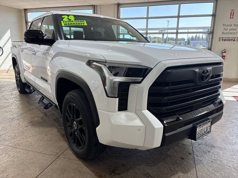 Used 2024 Toyota Tundra Limited AWD/4WD image 4