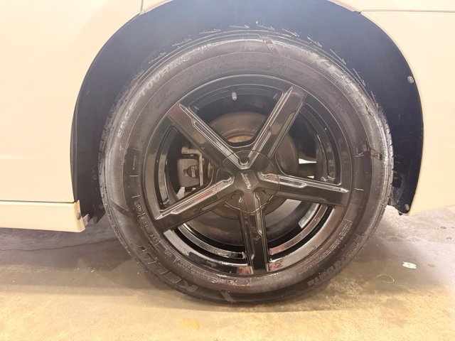Used 2013 Dodge Charger SE RWD image 5