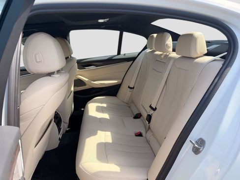 Used 2022 BMW 530i w/ Premium Package RWD image 12
