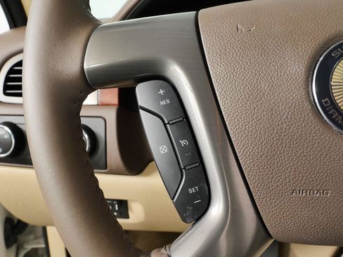 Used 2010 Chevrolet Suburban LTZ AWD/4WD image 20