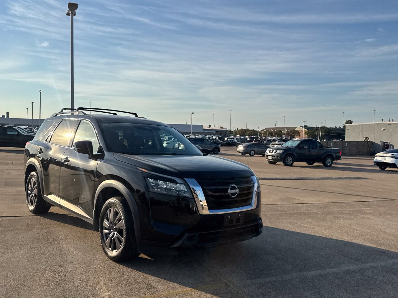 Certified 2024 Nissan Pathfinder SV FWD image 3