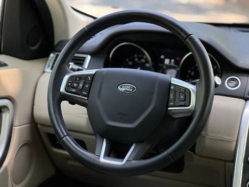 Used 2019 Land Rover Discovery Sport HSE AWD/4WD image 28