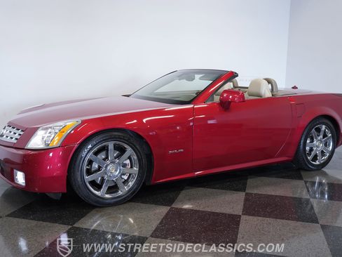 Used 2005 Cadillac XLR image 6
