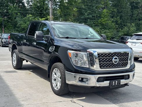Used 2017 Nissan Titan SV AWD/4WD image 8