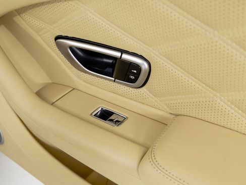 Used 2014 Bentley Continental GT image 38