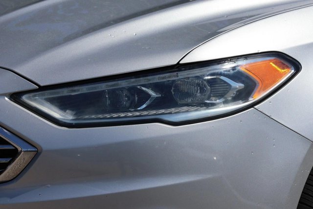 Used 2017 Ford Fusion Titanium FWD image 10