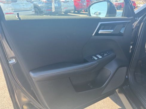 Used 2024 Mitsubishi Outlander ES image 13