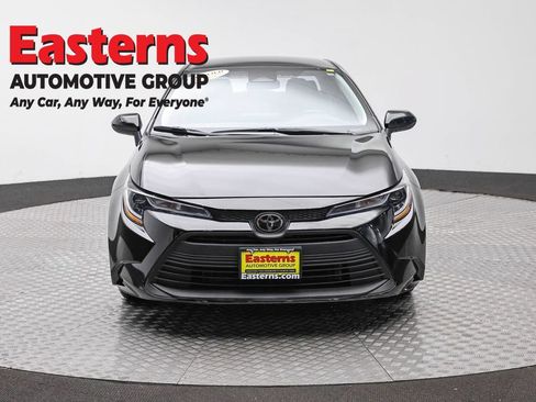 Used 2025 Toyota Corolla LE FWD image 2