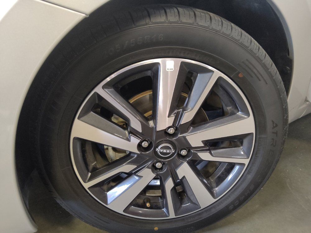 Used 2025 Nissan Versa SV FWD image 31