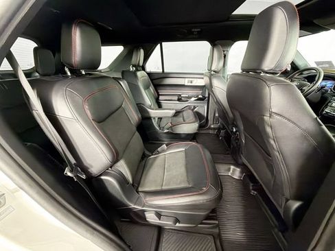Used 2023 Ford Explorer ST-Line AWD/4WD image 31