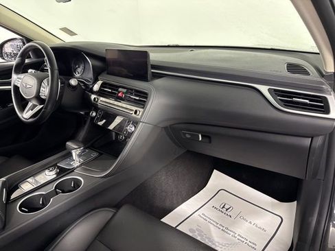 Used 2025 Genesis G70 2.5T image 23