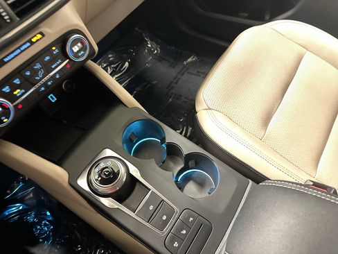 Used 2020 Ford Escape Titanium image 26