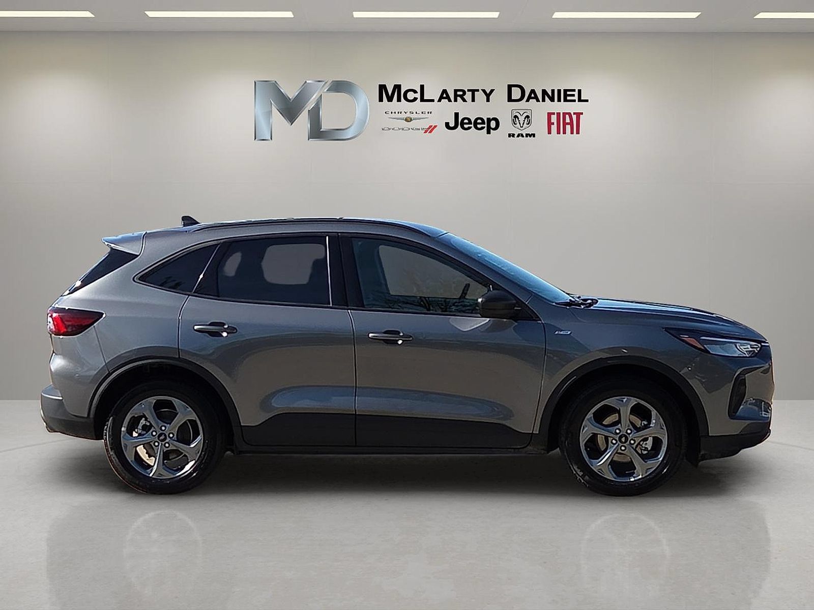 Used 2025 Ford Escape ST-Line FWD image 6