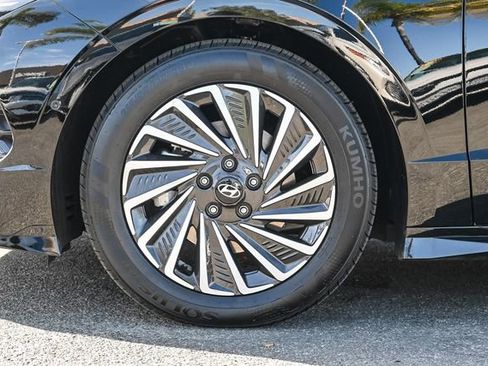 Certified 2025 Hyundai Sonata Limited image 12