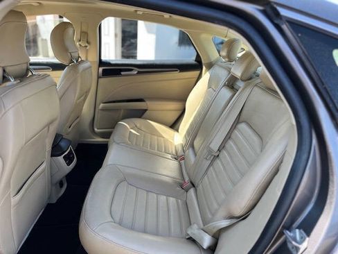 Used 2014 Ford Fusion SE w/ Equipment Group 202A image 8