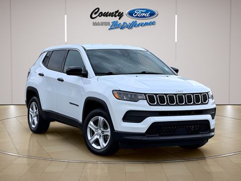 Used 2023 Jeep Compass Sport AWD/4WD image 1
