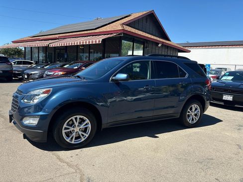 Used 2017 Chevrolet Equinox LT w/ Convenience Package FWD image 3