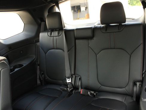 Used 2025 Honda Pilot TrailSport image 24
