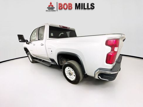 Used 2022 Chevrolet Silverado 2500 LT w/ Convenience Package AWD/4WD image 5