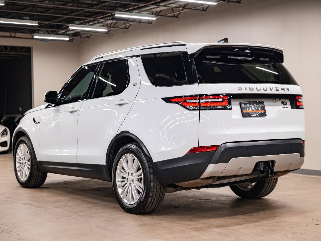 Used 2019 Land Rover Discovery HSE AWD/4WD image 26