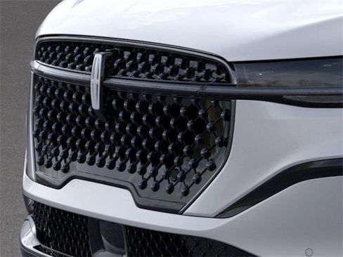 New 2024 Lincoln Nautilus Reserve w/ Equipment Group 203A image 17