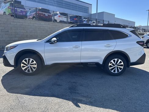 Used 2020 Subaru Outback Premium image 6