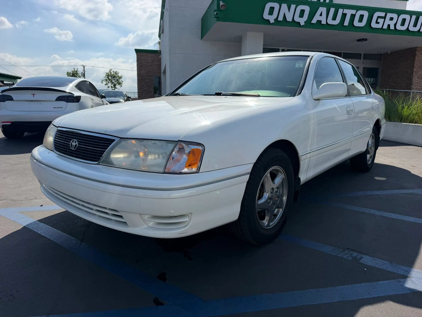 Used 1999 Toyota Avalon XL FWD image 2
