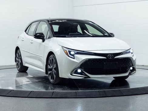 Used 2025 Toyota Corolla XSE image 4