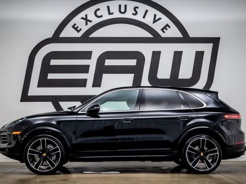 Used 2021 Porsche Cayenne AWD/4WD image 5
