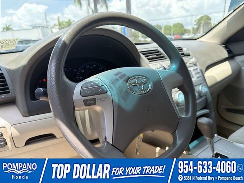Used 2010 Toyota Camry FWD image 27