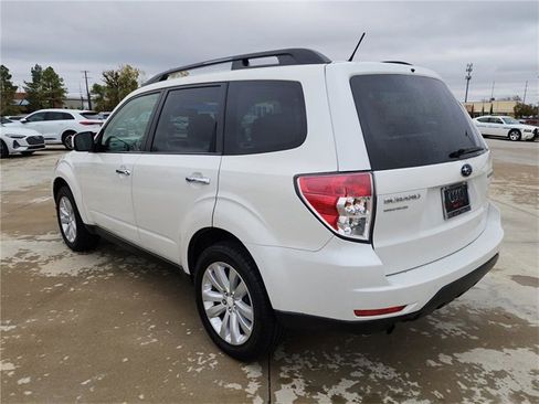 Used 2011 Subaru Forester 2.5X Premium image 5