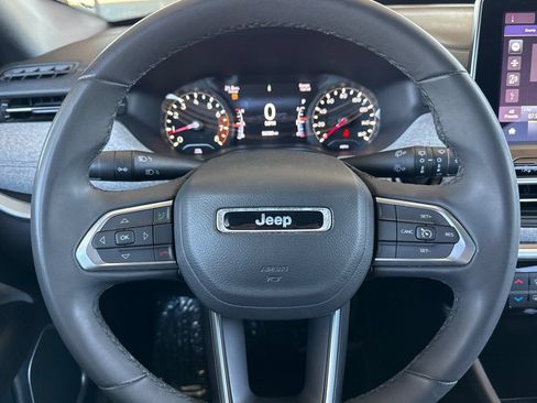 Used 2024 Jeep Compass Latitude AWD/4WD image 29