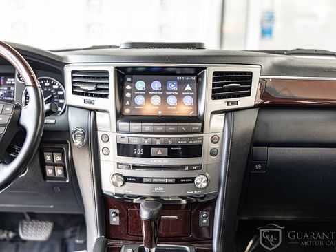 Used 2015 Lexus LX 570 4WD w/ Luxury Package image 41