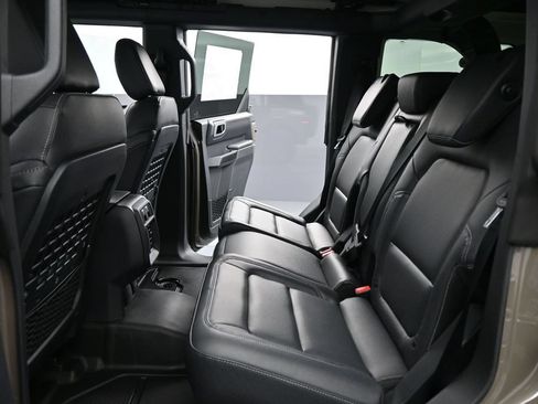 New 2026 Ford Bronco Badlands AWD/4WD image 18